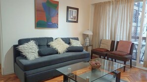 TV - Beautiful apartment very close to Puerto Madero! Few meters from Florida Street, (BUENOS AIRES)