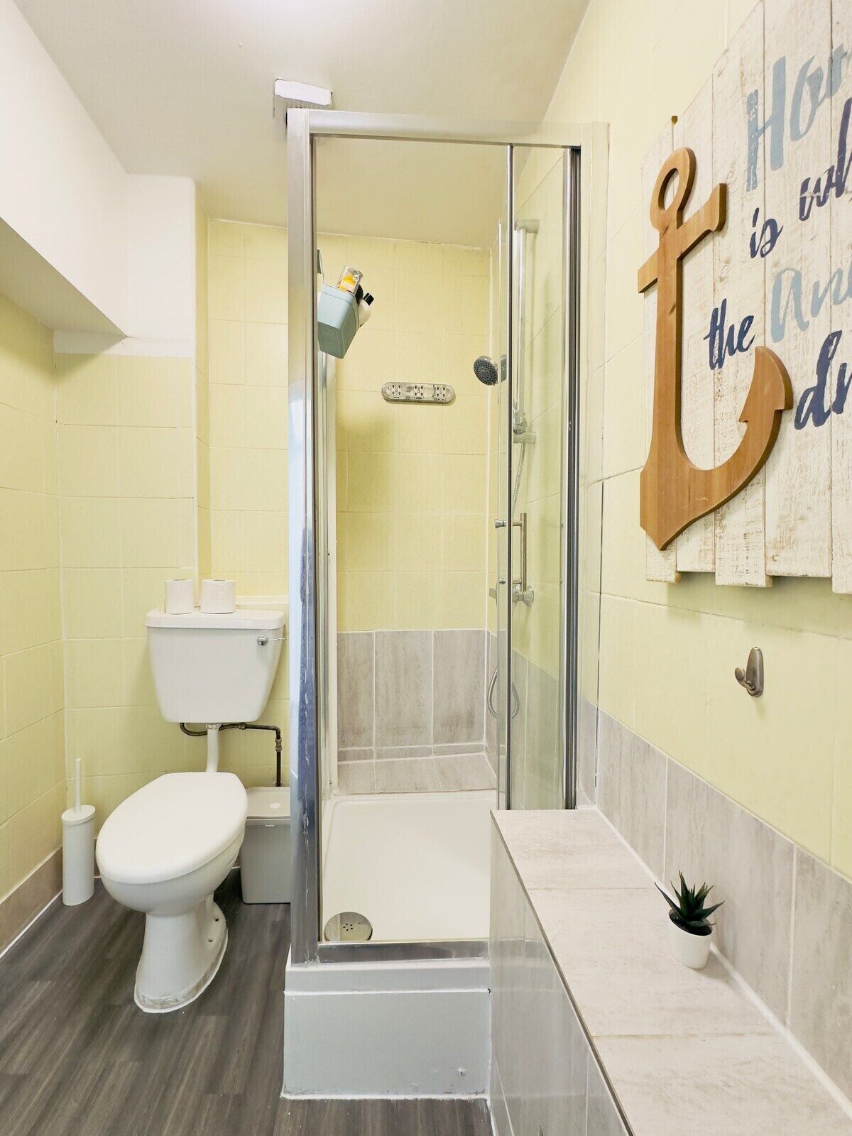 Deluxe-Suite, Gemeinschaftsbad, Stadtblick (Quad (4-person)) | Badezimmer