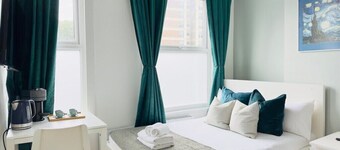 SHOREDITCH ROOMS