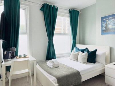 SHOREDITCH ROOMS