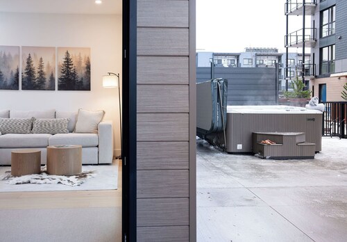 Luxury Condo with Private Hot Tub