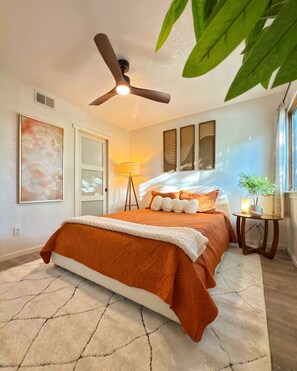 3 bedrooms, desk, free WiFi, bed sheets - La Nube: Luxe Japandi Sanctuary, 3BR+Gated, 10 Min to Downtown, Dedicated Office (Santa Fe)