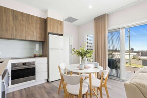 Dining - Little Blowhole Kiama, Garden Apartment (Kiama)
