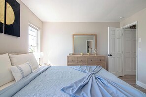 3 bedrooms, iron/ironing board, WiFi, bed sheets - Heated Pool - Game Room Tropical Escape Cape Coral (Cape Coral)