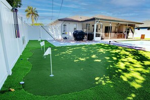 Property grounds - Heated Pool - Game Room Tropical Escape Cape Coral (Cape Coral)