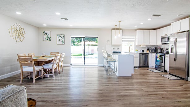 Private kitchen - Heated Pool - Game Room Tropical Escape Cape Coral (Cape Coral)