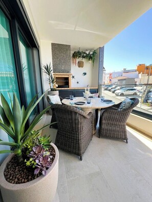 Luokittelematon kuva, 5 kautta 23, painike