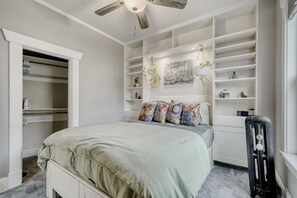 مكواة/لوح كي وواي فاي مجانًا وملاءات أسرّة