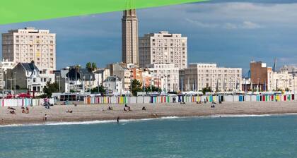 Le Vert Calme - Two-Bedroom Apartment in the Heart of Downtown & Netflix