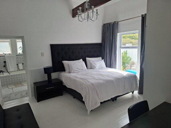 WiFi, bed sheets - Welcoming 1-bedroom cottage in charming Cape Town  between the sea & mountains (Cape Town)