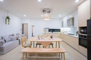 Dining - Tiara PoolVilla Pattaya Bang Saray Beach 1 km. (Sattahip)