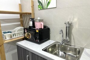Private kitchen - Setia Tri-Suite(3) by Homey Planet (Bayan Lepas)