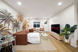 2 bedrooms, iron/ironing board, WiFi, bed sheets - Explore North Park Chic 2br w/ Fire Pit Sleeps 6 (San Diego)
