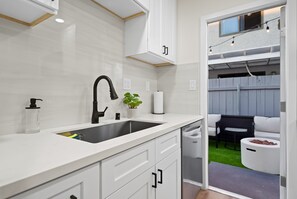 Interior - Explore North Park Chic 2br w/ Fire Pit Sleeps 6 (San Diego)
