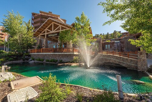 Summer! Mountain Views Balcony Multiple Pools Golf Tennis Hiking Resort Perfection!