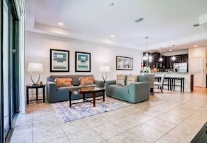 Smart TV - Spacious 3-Bedroom Townhouse at The Fountains at Champions Gate, Davenport (Davenport)