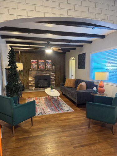 Adorable Cottage in the Heart of Millcreek