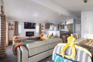 House | 3 bedrooms, desk - Host Stay The Beach House (Newbiggin-by-the-Sea)