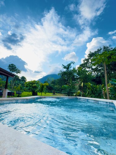 Arenal Tropical Home