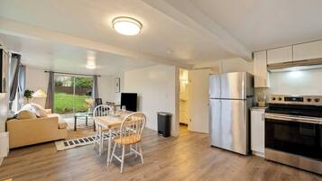 冰箱、微波炉、烤箱、炉灶