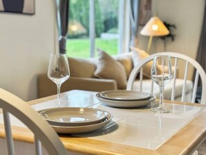 Interior - Charming 1BR/1BA Cottage @Lynnwood (Lynnwood)