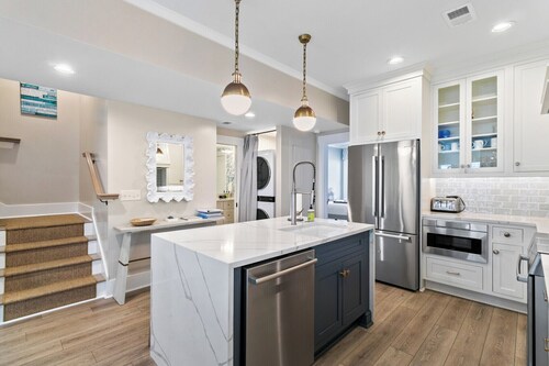 Elevated Coastal Luxury with Panoramic Ocean Views