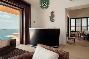 Smart TV - 4 BR Penthouse - Breathtaking Views - Private Pool (Zihuatanejo)