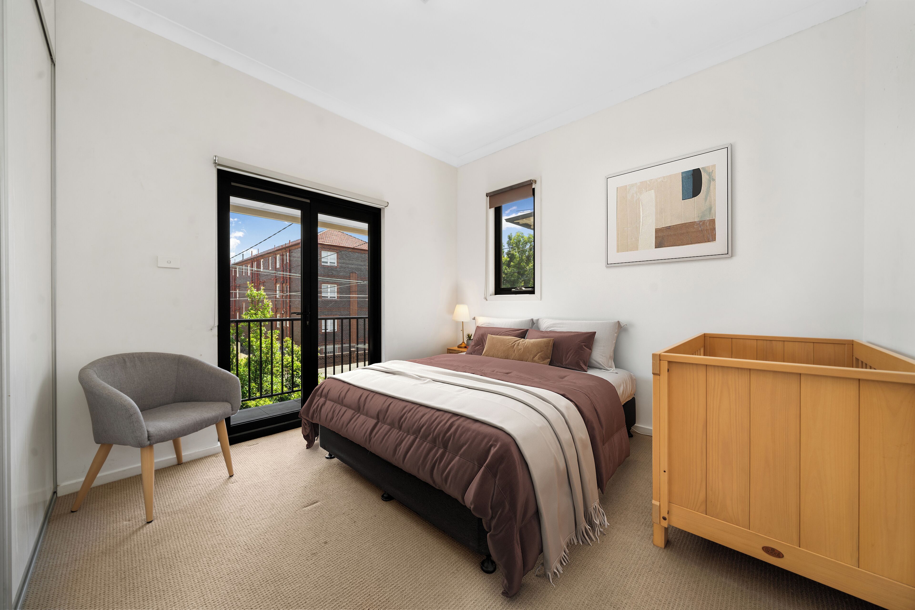 Iron/ironing board, travel cot, free WiFi, bed sheets