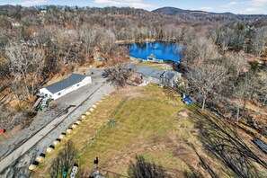 Apartment | 1 bedroom - Rustic Lakefront Studio With Deck Workspace (Monroe)