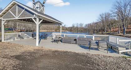 Hidden Lakefront Gem on a Gated Countryside Escape