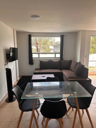 A Modern & Cozy Apartment in a Great Location. Perfect Stay for Work or Leisure.