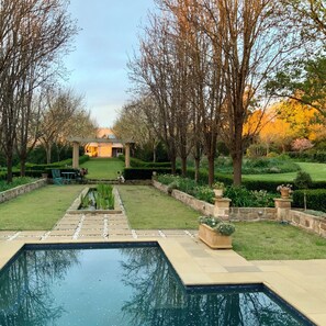 Pool - One bedroom cottage in Dural (Arcadia)