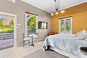 Room - One bedroom cottage in Dural (Arcadia)