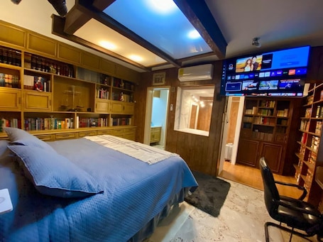 Iron/ironing board, WiFi, bed sheets. Suite 0 of Downtown Cuauhtemoc, Chihuahua