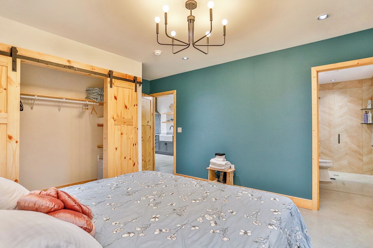 3 bedrooms, desk, travel cot, free WiFi