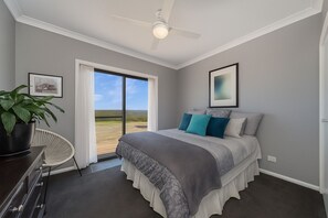 Iron/ironing board, WiFi, bed sheets - Farm Stay in Bungonia retreat: pool, camping areas, riding & motocross (Bungonia)