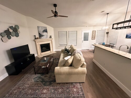 Bright and stylish 3BR/2BA home in a quiet Princeton neighborhood.