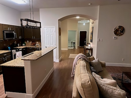 Smart TV. Bright and stylish 3BR/2BA home in a quiet Princeton neighborhood.