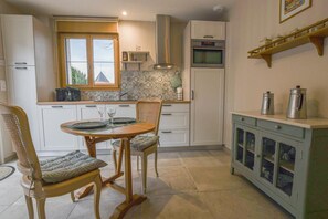 Dining - La Ferm'Hier - BALNOT SUR LAIGNES (BALNOT SUR LAIGNES)