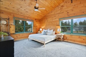 Travel crib, WiFi, bed sheets, wheelchair access - Huge Lodge | Private Lake, Hot Tub, Chef’s Kitchen, 9 Acres (Bend)