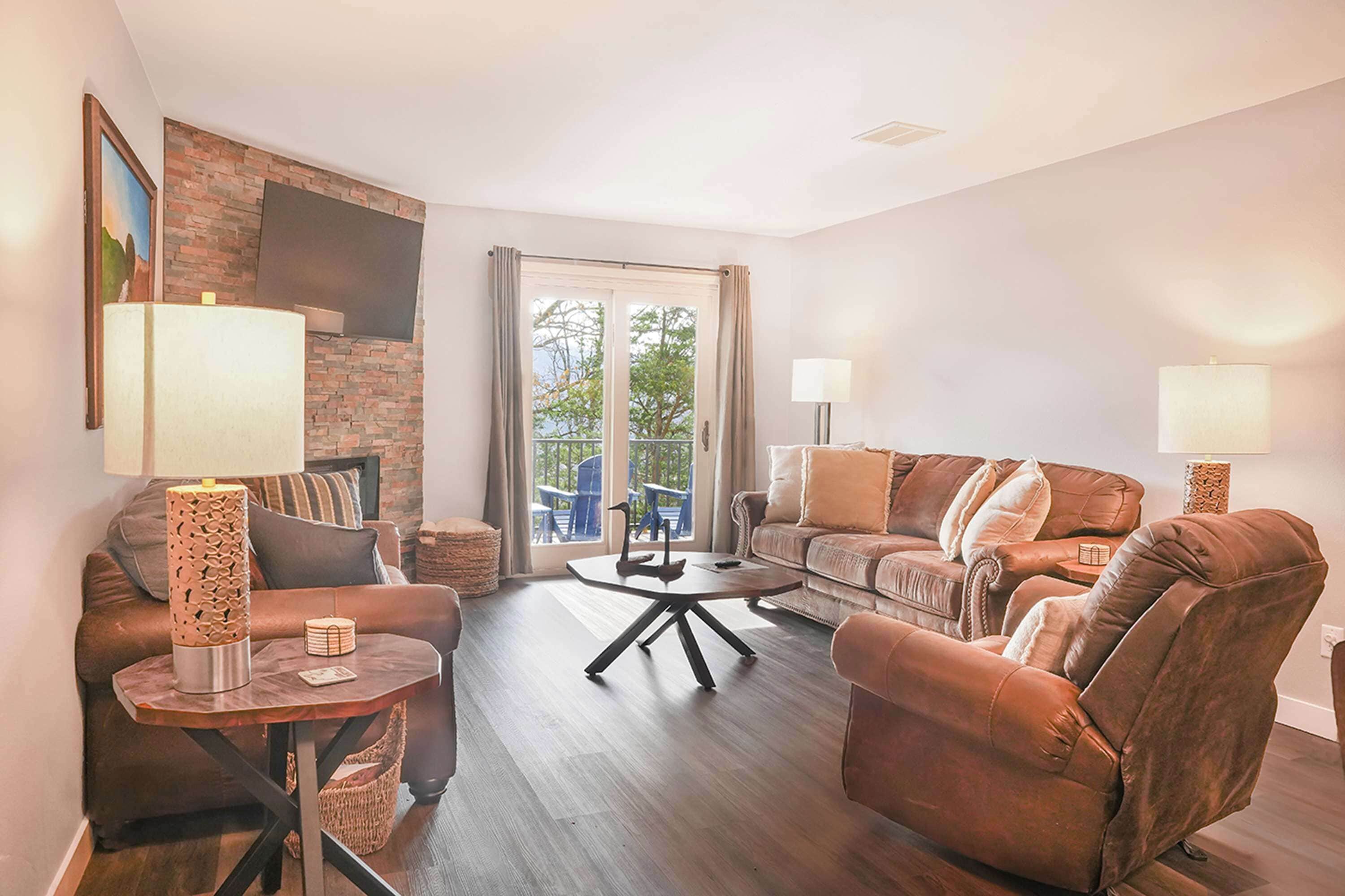 TV, peis og kontorer