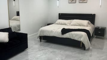 1 slaapkamer, een strijkplank/strijkijzer, wifi, beddengoed