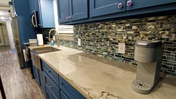 Een magnetron, een oven, een kookplaat