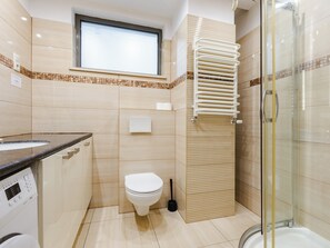 Shower, free toiletries, hair dryer, towels - Gdynia Marina Cosy Apartment (Gdynia)
