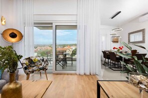 TV - Holiday apartment with balcony (Radići/Malinska)