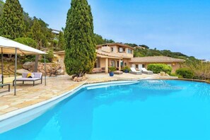 Pool - Luxury villa with swimming pool and panoramic sea view-Golfo Di Sogno (Porto-Vecchio)