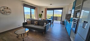 Living area - T3 Le Myrte sea & mountain view ideally located (PROPRIANO)