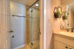 Shower, jetted bath, towels - Oceanfront 2BR at Xanadu III • Private Balcony, Pool, Steps to Main Street (North Myrtle Beach)