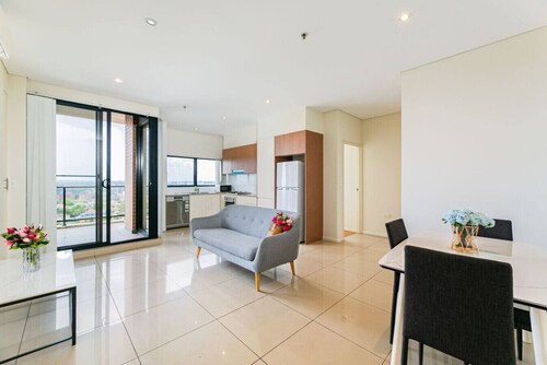 harbour bridge view free parking 2 Bds  in Burwood