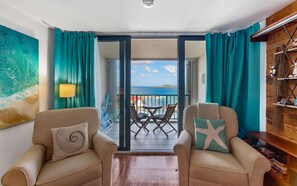 Smart TV - Seconds from Sand & Stunning Sea Views (St Thomas)
